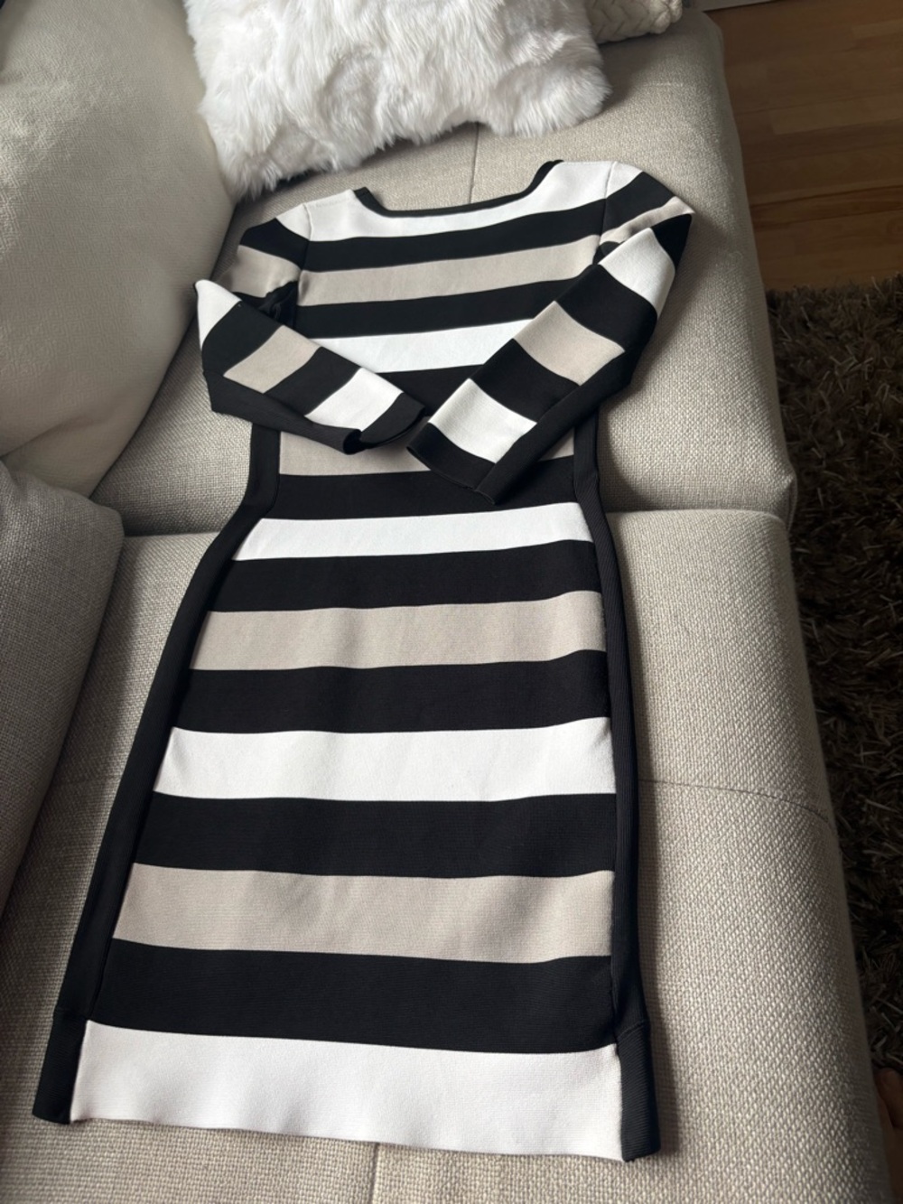 BCBG bodycon short sexy dress small// PRICE DROP 90$
